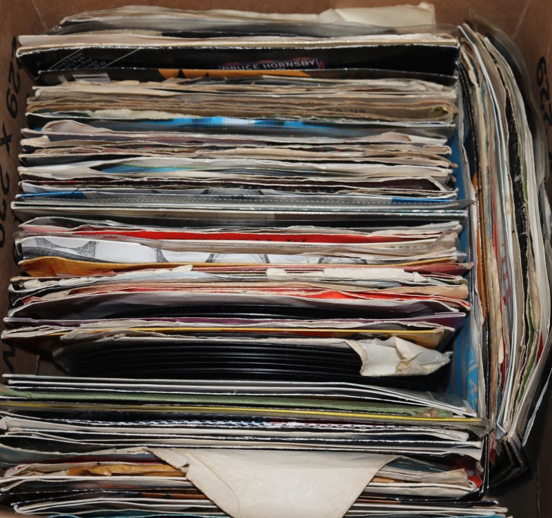A quantity of 1970s/80s singles